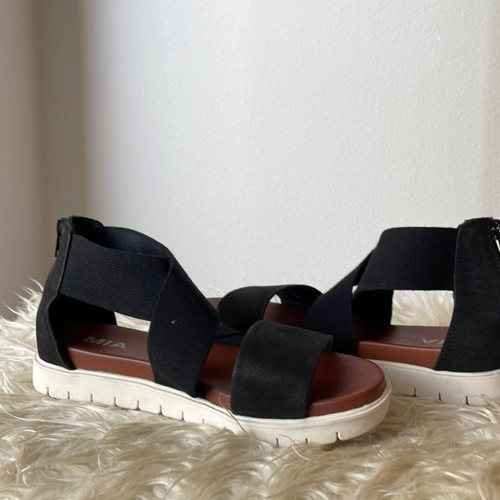 Mia Black Strappy Sandals, Women’s Size 7